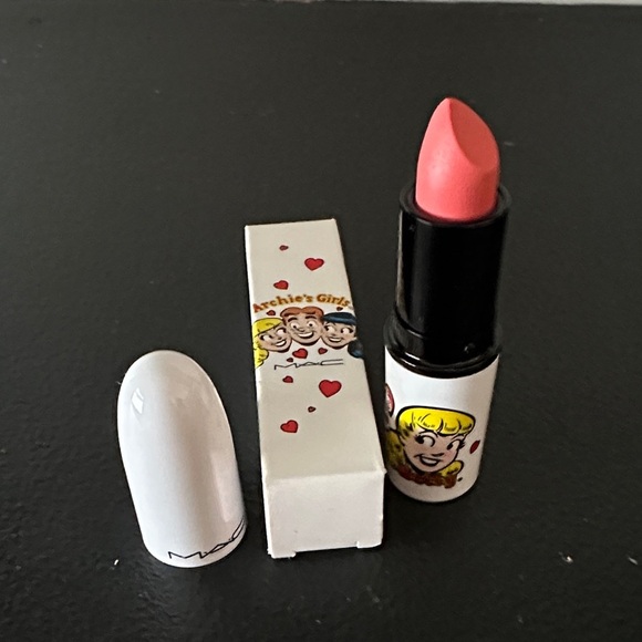 MAC Cosmetics Archie's Girls ‘Betty Bright’ coral lipstick. Limited Edition - Picture 6 of 7